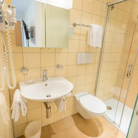 Hotell Berghof Amaranth 3*