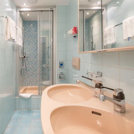 Berghof Amaranth Hotell Wilderswil